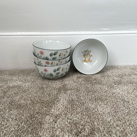 NWOT Tigger bowls - Set of 4 - Picture 9 of 10